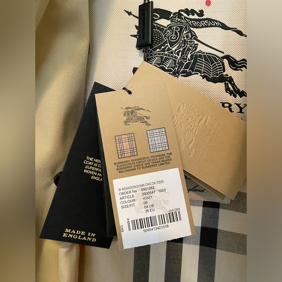 NWT Burberry The Sandringham Long Trench Coat in Honey - Picture 4 of 9